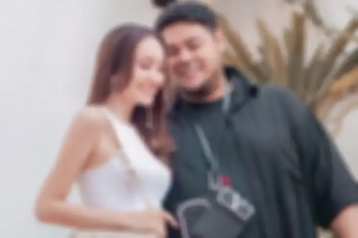 Potret mesra Bella Aprilia dan Ivan Gunawan