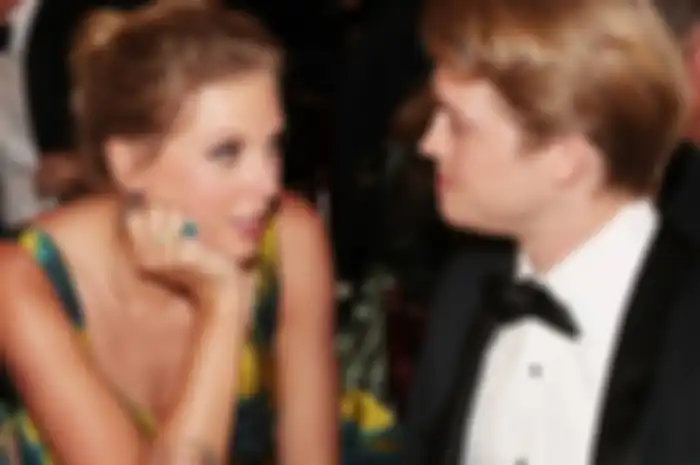  Taylor Swift dan Joe Alwyn