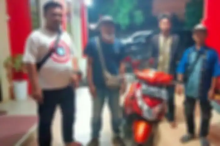 Sebuah motor matic Honda BeAT milik bos di Batam dicuri sang karyawan. Dijual di Facebook namun keciduk polisi.
