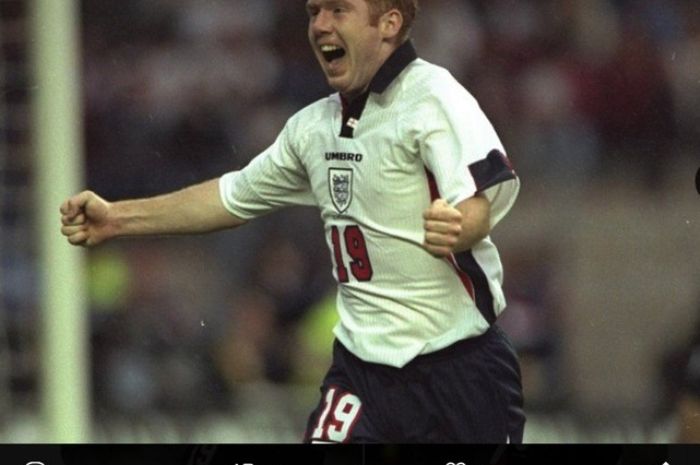 Paul Scholes merayakan golnya untuk timnas Inggris ke gawang Italia dalam Tournoi de France, 4 Juni 1997.