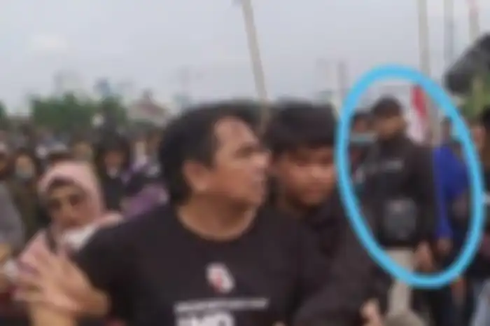 Salah satu pelaku pengeroyok Ade Armando ternyata seorang driver ojol bukan mahasiswa.