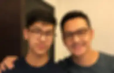Kayak Kembar, Ini 8 Foto Kemiripan Khayru Hardikusumo dan Sang Papa, Gunawan!