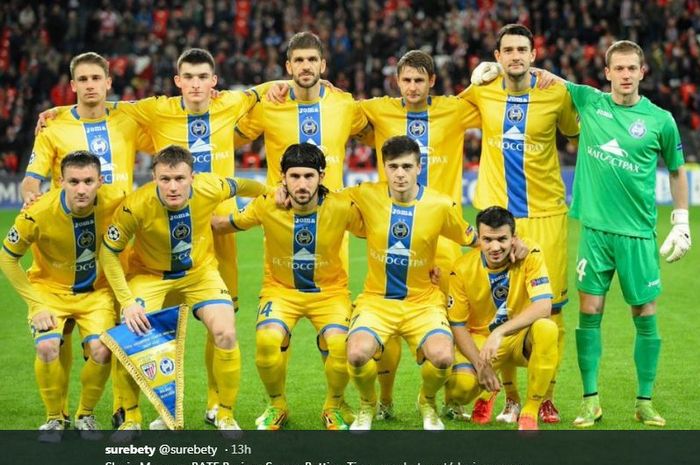 Skuad BATE Borisov berpose menjelang pertandingan.