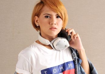 Mulai dari Mirip BCL Hingga Artis Luar, Begini Penampilan Evelin Nada Anjani saat Kenakan Makeup Flawless dan Rambut Palsu