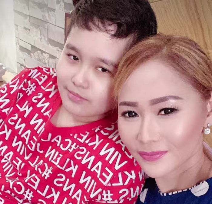 Inul Daratista dan sang putra, Yusuf Ivander Damares.