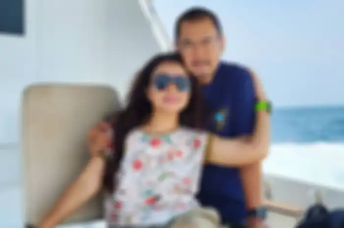 Mayangsari bersama suami tercinta, Bambang trihatmodjo