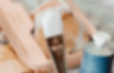 Enggak Cuma Kuas Makeup, Kuas Masker Juga Harus Dibersihkan dengan Cara Ini