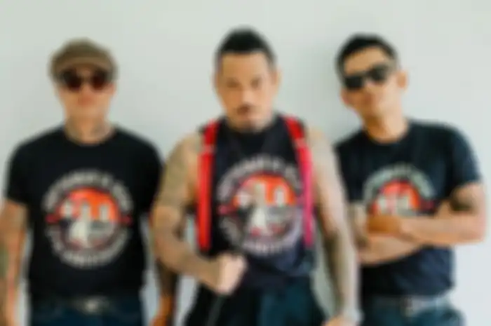 Rayakan usia 27 tahun, trio punk Superman Is Dead sudah siapkan banyak materi lagu untuk karya baru selanjutnya.