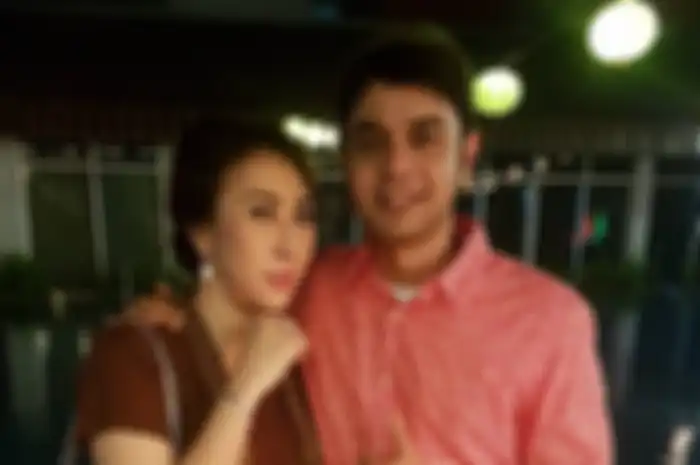 Rio Reifan dan istri, Henny Monna