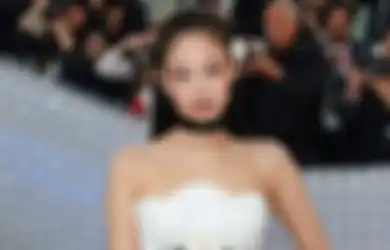 Kenakan Chanel, Jennie BLACKPINK Tampil Menawan di Met Gala 2023!
