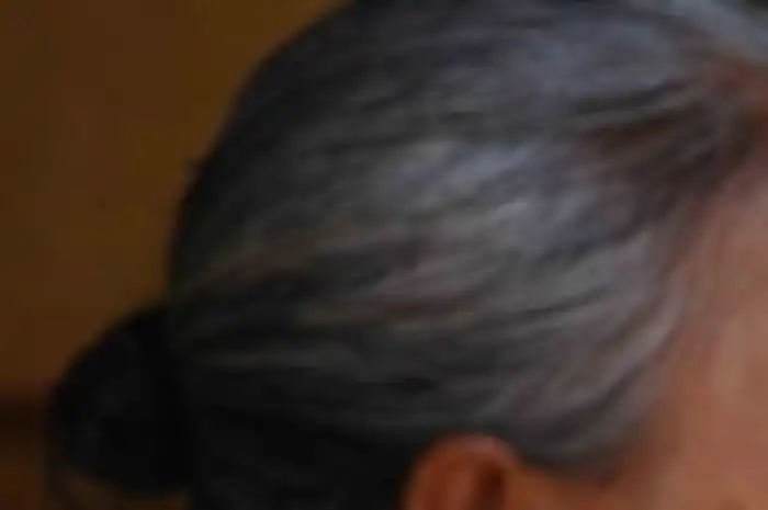 Ilustrasi rambut beruban