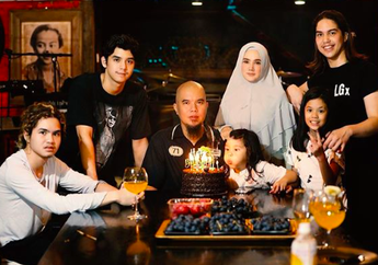 Anak Tirinya Blak-blakan Sebut Ahmad Dhani Diambang Kebangkrutan Usai Kesandung Kasus Hukum, Mulan Jameela Justru Kepergok Asyik Pesta Pora di Negeri Jiran Bareng Teman-temannya!