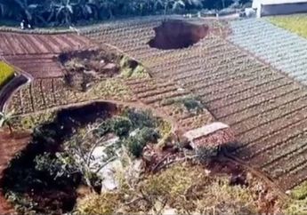 Sempat Dilanda Hujan Deras, Lubang Raksasa Misterius Tiba-tiba Muncul di Sukabumi 