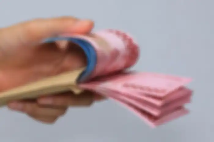 Uang tunai Rp 3,55 juta segera disalurkan untuk pemilik KTP yang sudah berusia 18 tahun.