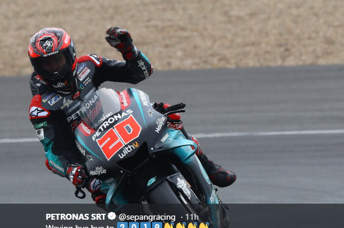 Pembalap Petronas Yamaha SRT, Fabio Quartararo, berpose saat melakoni sesi tes pramusim MotoGP 2020 di Sirkuit Jerez, Spanyol. 