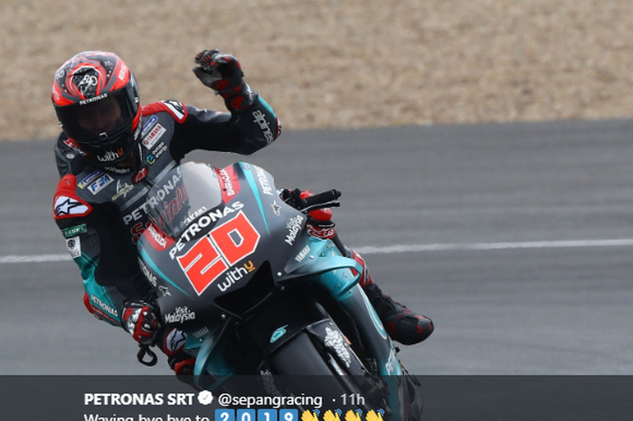 Pembalap Petronas Yamaha SRT, Fabio Quartararo, berpose saat melakoni sesi tes pramusim MotoGP 2020 di Sirkuit Jerez, Spanyol. 