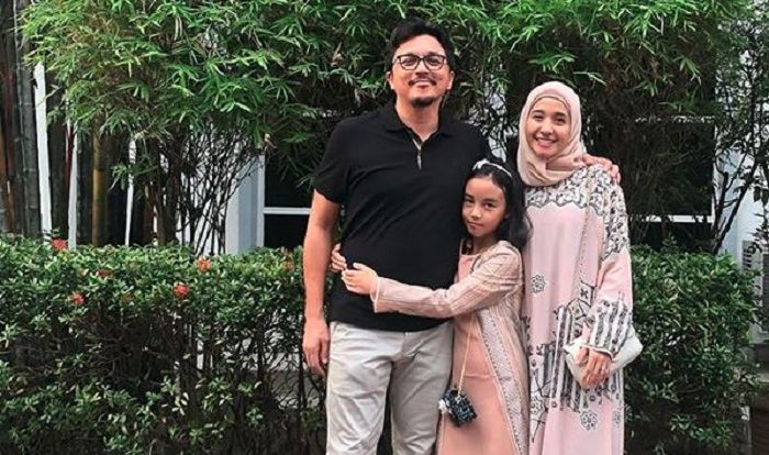 Laudya Cynthia Bella bersama Engku Emran dan Aleesya