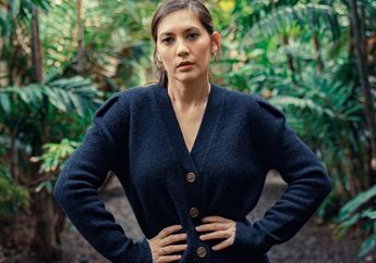 Tampil Apa Adanya Saat Jemur Pakaian di Rumah, Hannah Al Rashid Langsung Digombali Berjamaah: Mau Dong Dijemur Bareng Handuk Itu..