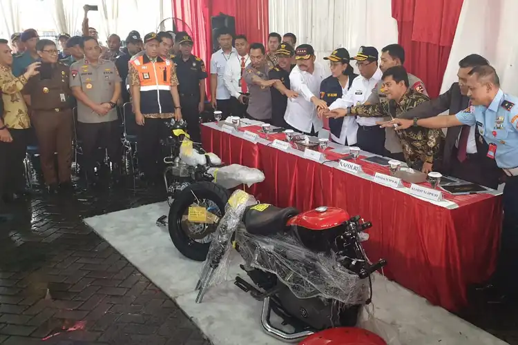 Berkat Alat Canggih, Puluhan Unit Mobil Mewah dan 35 Motor Gagal Diselundupkan, Segala Cara Diambil
