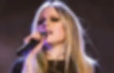 Hanya Diperbolehkan Sekali Take Rekaman, Avril Lavigne Tampil Memukau di The First Take Bawakan Lagu Hits 'Complicated', Dalam 12 Hari Raup 5,5 Juta Penonton!