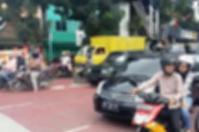 Kotak warna merah disebut Ruang Henti Khusus atau RHK.