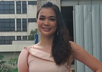 Sibuk Ngurus Anak, Kezia Warouw Sempatkan Nyoblos Surat Suara