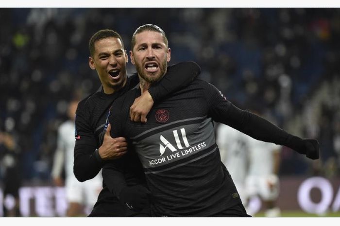 Bek Paris Saint-Germain, Sergio Ramos (kanan)