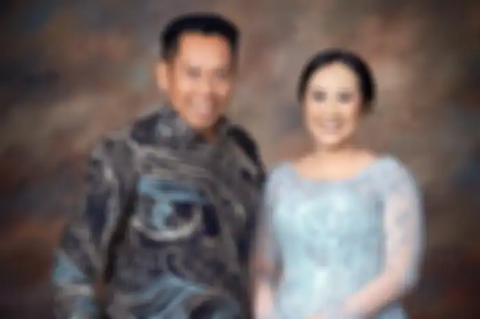 Banyak netizen yang salah paham dan mengira sosok wanita yang berfoto berdua bersama Tukul Arwana adalah istri barunya.