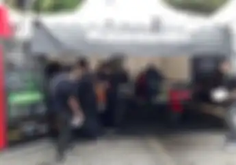 Nais Banget Nih.. Booth Kawasaki di Jakarta Motogarage 2018 Promo Motor Buy 1 Get One