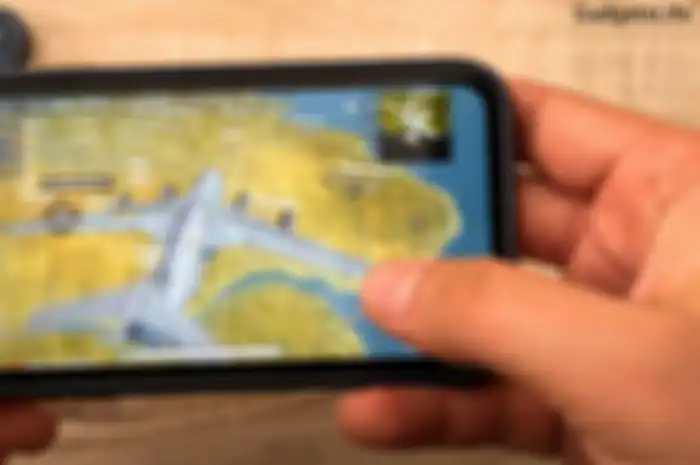 Ilustrasi bermain PUBG: New State di iPhone