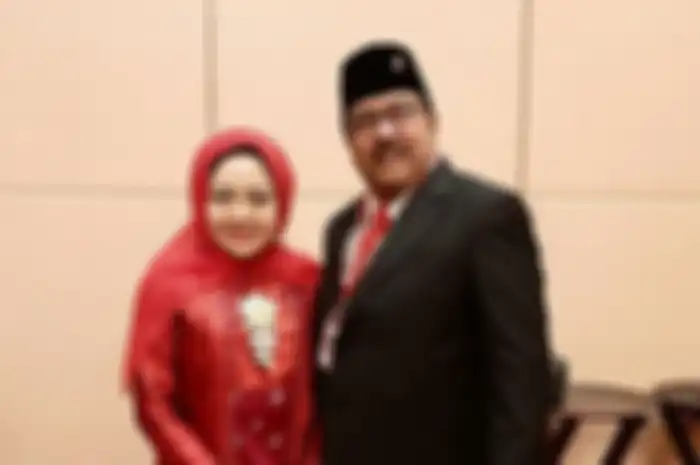 Rano Karno bersama istri tercinta