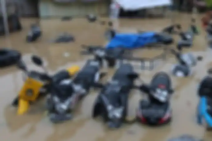 Ilustrasi motor terendam banjir.