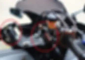 Sengaja Bikin Pendek Sokbreker Depan, Ternyata Efeknya Bahaya Banget