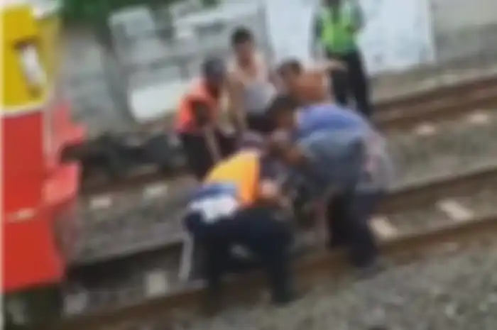 Pemotor Sering Kehilangan Nyawa di Perlintasan Rel Kereta Api, Nekat Nerobos Dendanya Bikin Dompet Kempes