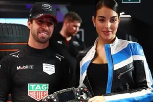 Pakai Celana Latex Ketat, Georgina Rodriguez Jadi Sorotan di GP Formula E Arab Saudi