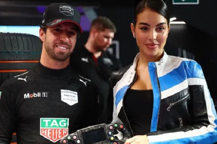 Kekasih Cristiano Ronaldo. Georgina Rodriguez, saat berada di GP Formula E Arab Saudi 2025.