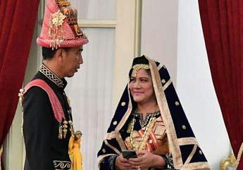Momen Manis Saat Iriana Bantu Kaitkan Kancing Baju Jokowi yang Lepas