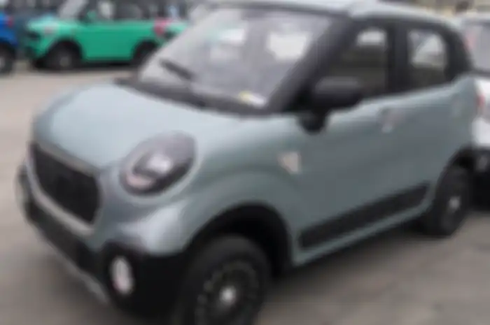 Mobil listrik EBU SM-1 ini terlihat mirip dengan mobil Mini Cooper.