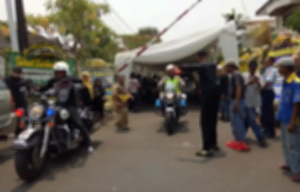 Iring-iringan Harley-Davidson mengantar pemakaman istri Indro Warkop, Rabu (10/10/2018)