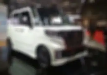 Serasa Naik Alpard Tapi Harga Kaki Lima Mobil Murah Suzuki Iritnya Gak Kira-kira Mirip Motor   