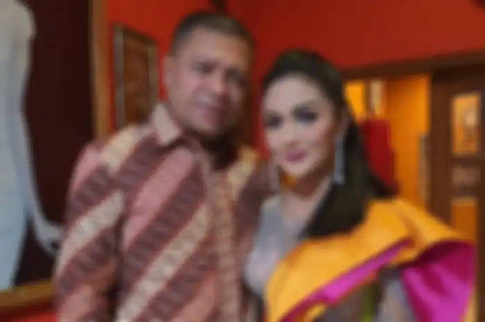 Teriakan Histeris Krisdayanti Saat Disebut Raul Lemos Akan Menikah Lagi