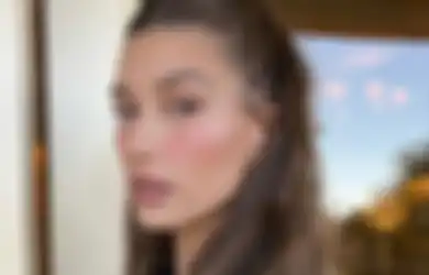 Sedang Dialami Hailey Bieber, Ini Gejala dan Penyebab Kista Ovarium