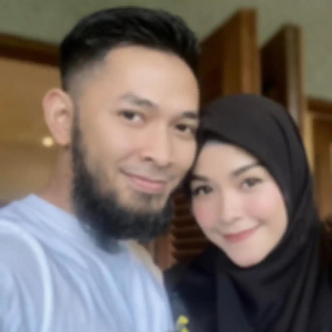 Uki eks Noah dan istrinya, Metha Yunatria