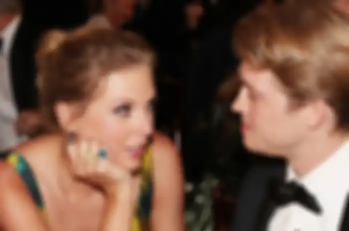 Taylor Swift dan Joe Alwyn