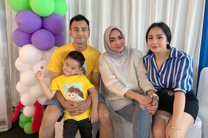 Rieta Amilia dan Keluarga Raffi-Nagita