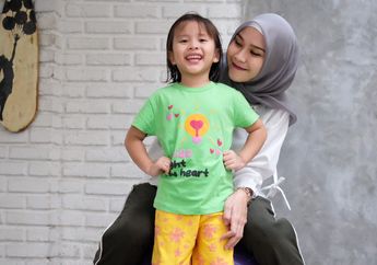 Kerap Berpenampilan Tomboi, Kala Madali Tampil Beda dengan Balutan Gamis Panjang yang Lucu