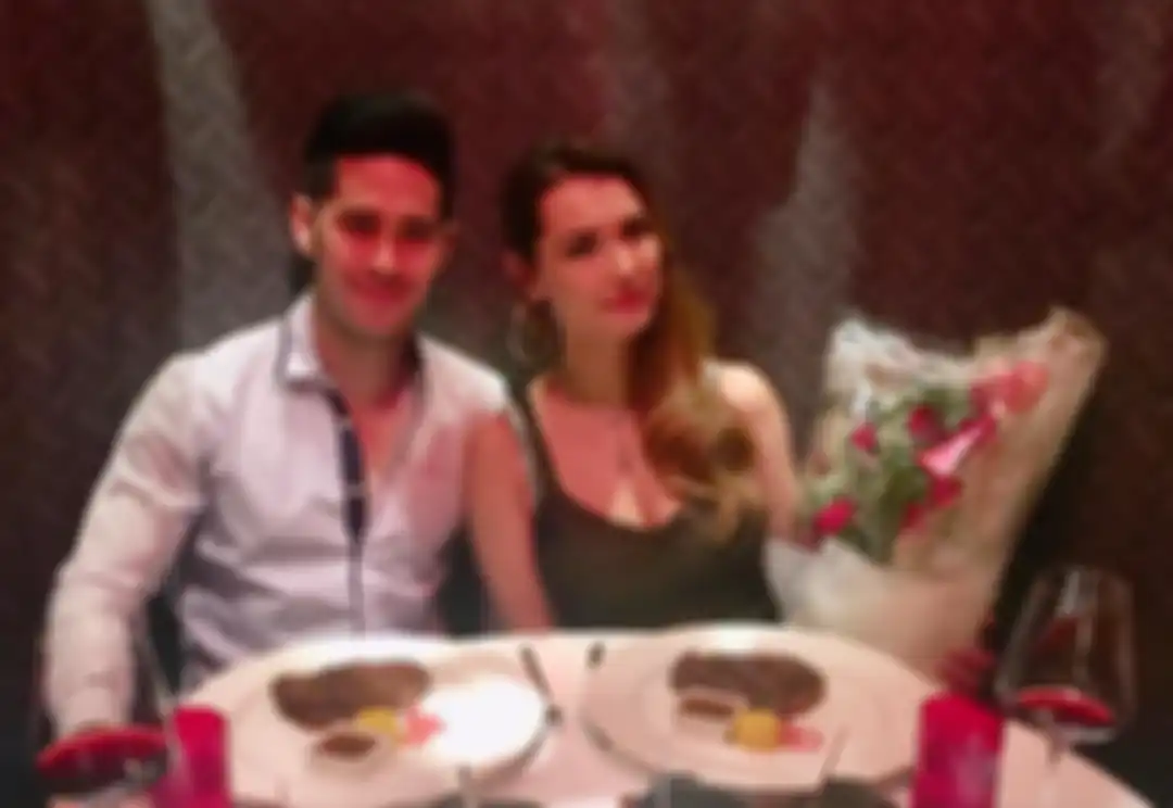 Maria Ozawa (kanan) bersama tunangannya Jose Saralosa.