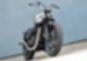 Royal Enfield Meteor 350 Kena Modifikasi Gaya Bobber, Bodi Kinclong Berkat Dilapis Krom