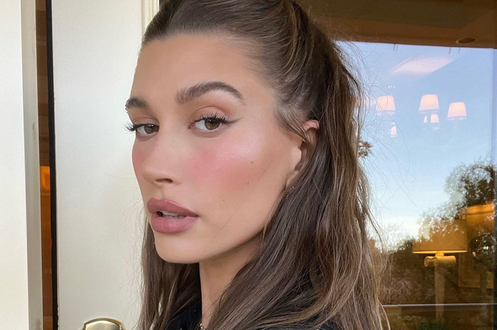 Hailey Bieber