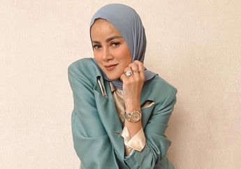 Gaya Olla Ramlan Pakai Baju Bolong-bolong Harga Fantastis Tetap Banjir Pujian